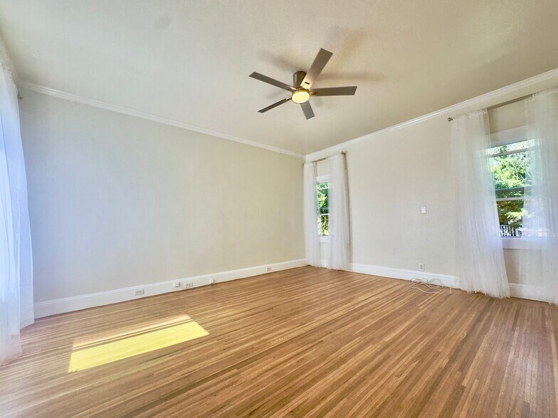 Building Photo - 2615 Maxwell Ave