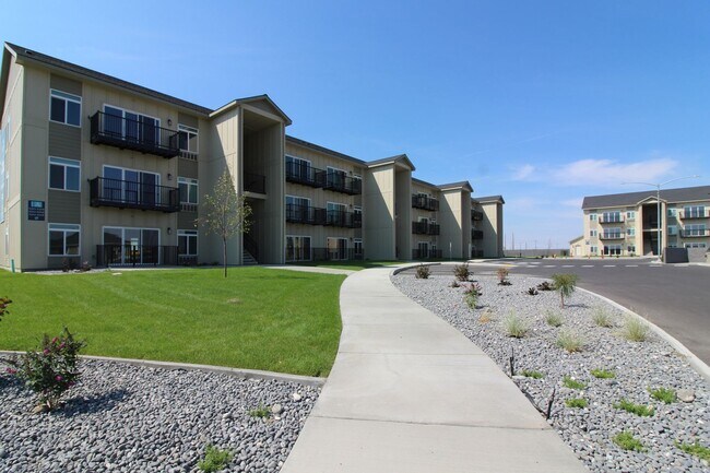 Primary Photo - 3 bedroom, 2 bath in apartment home in Oth...