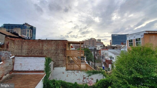 Building Photo - 244 S Exeter St