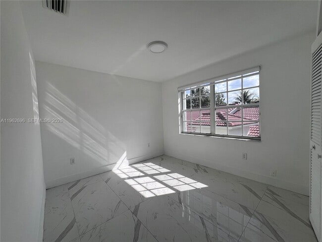 Building Photo - 109 Gables Blvd