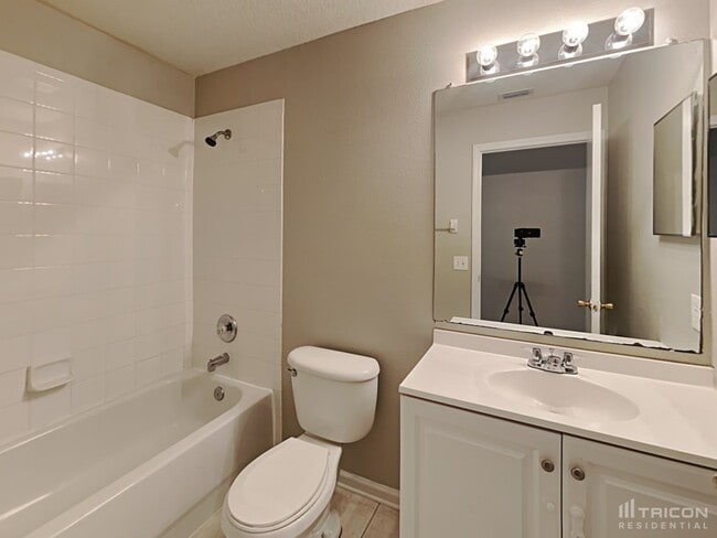 Building Photo - 10434 Soaring Eagle Dr