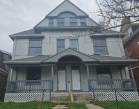 Building Photo - 633 Hawthore Ave
