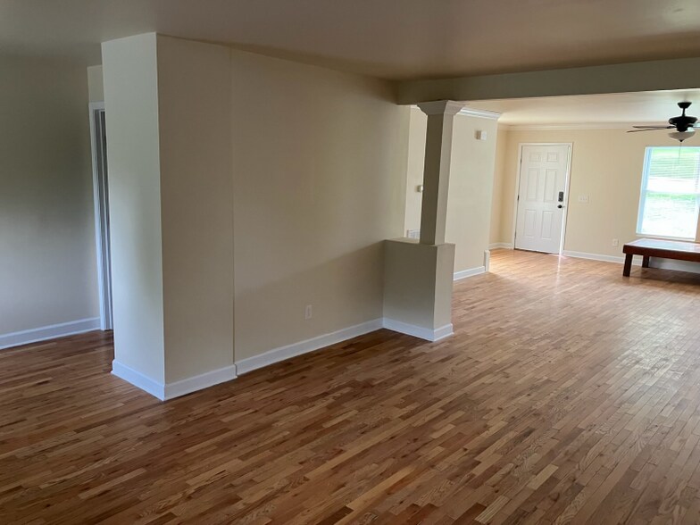 Building Photo - 435 Harding Ave