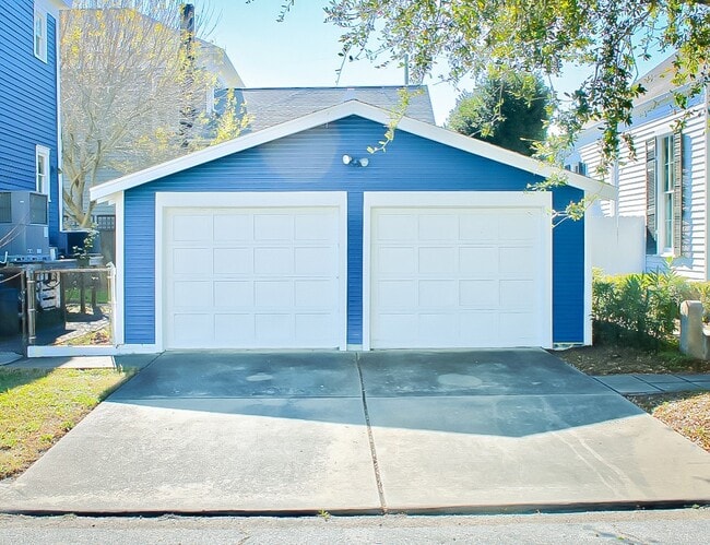 Building Photo - 1101 Church St