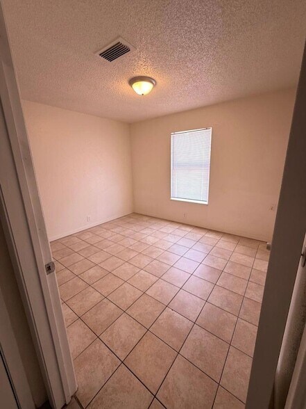 Building Photo - 212 Aster St