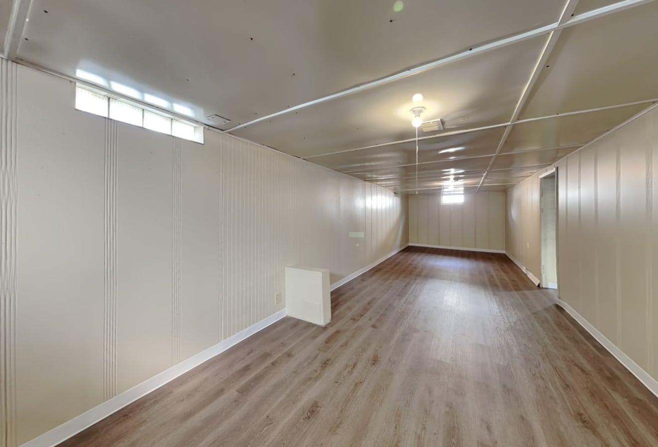 Building Photo - 452 N Alexander St