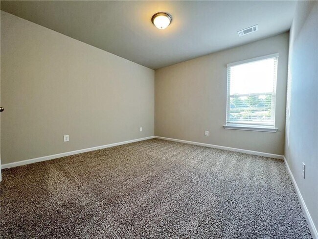 Building Photo - 490 Rockfern Ct