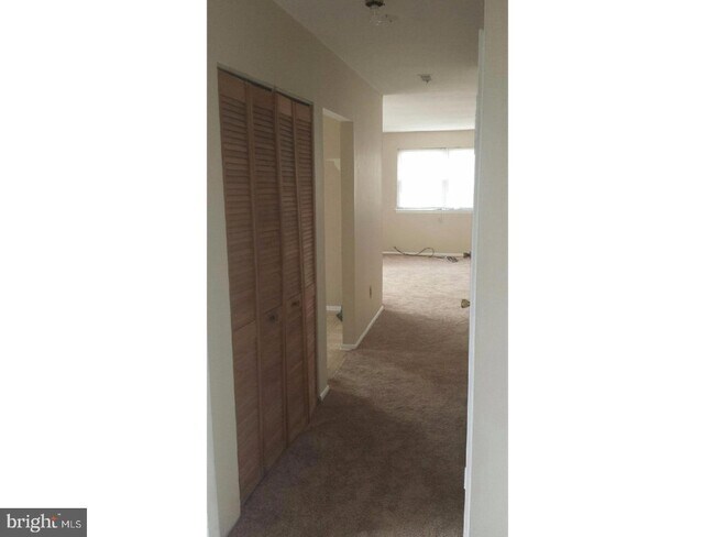 Building Photo - 35 Florence Tollgate