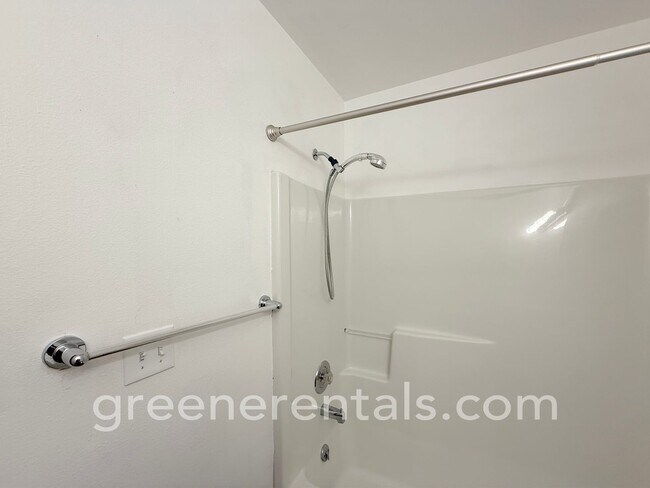 Building Photo - 3BR/2BA Rambler with 2-Car Garage in Yelm!