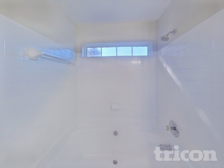 Building Photo - 190 Bradford Glyn Dr