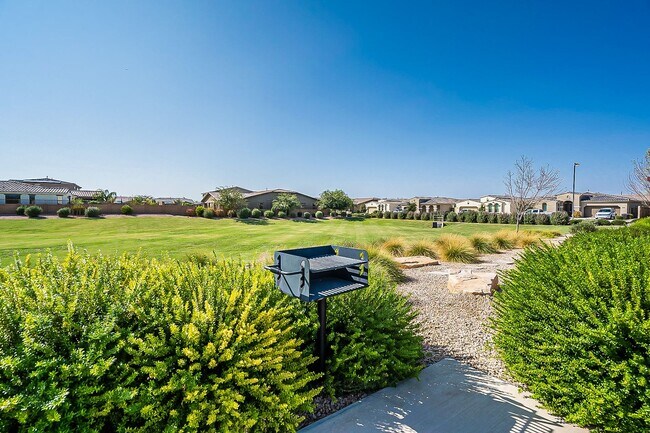 Building Photo - Gated Community Amazing ameneties