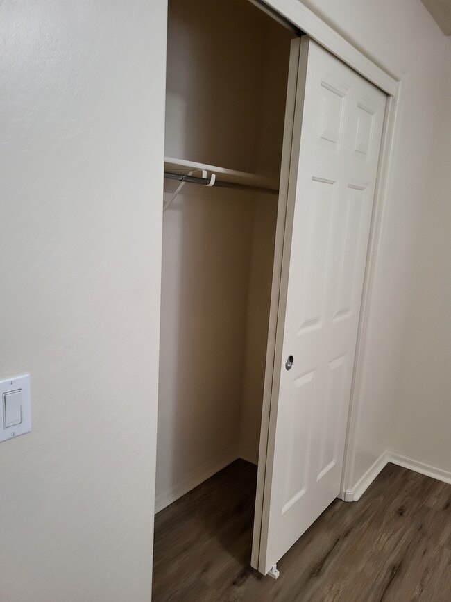 Building Photo - 661 Belmont Way