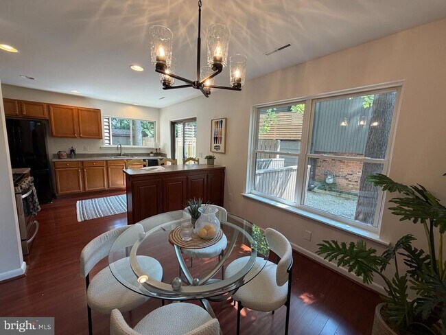 Building Photo - 1016 Timber Creek Dr