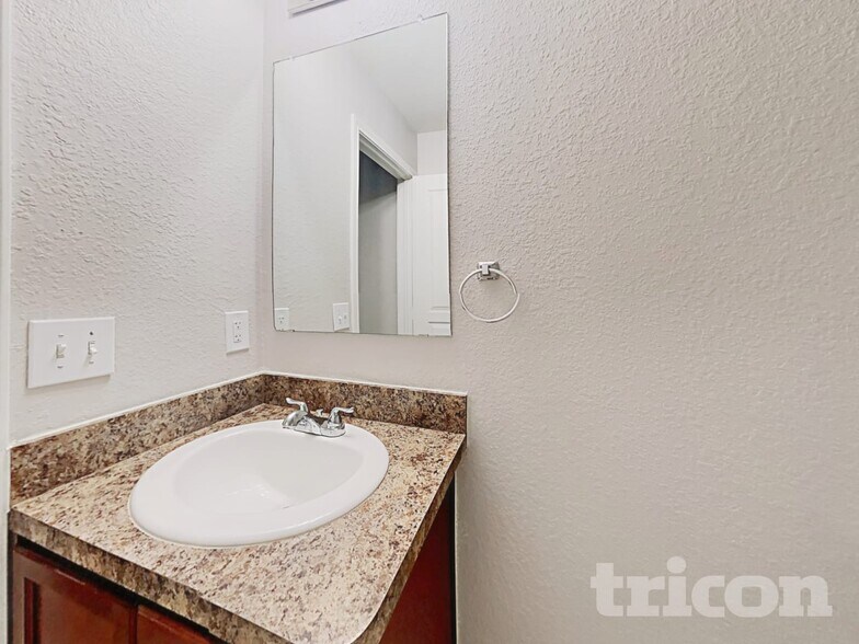 Building Photo - 930 Salado Slough Ln
