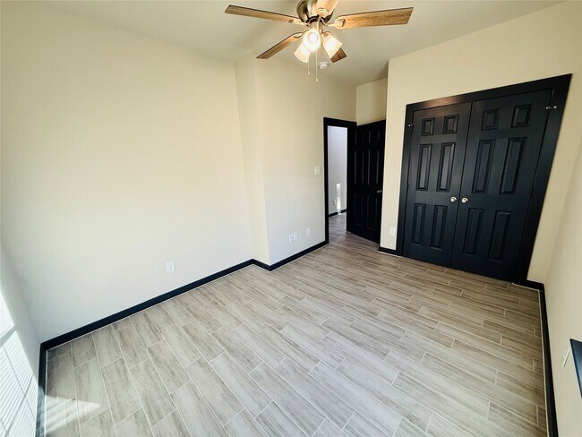 Building Photo - 4802 Cruse Rd