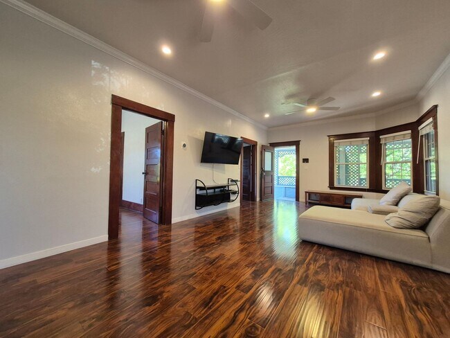 Building Photo - Spacious Duplex with EV Charger and Yard