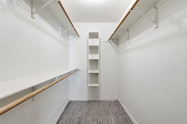 Building Photo - 1800 Pearce Ct