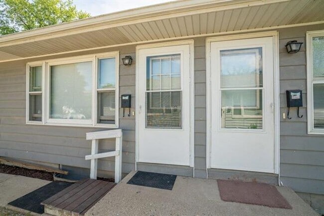 Building Photo - 3009 Hermina St