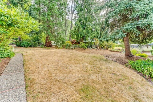 Building Photo - 4426 SW 34th Ave