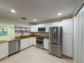 Building Photo - 13165 Chadwick Ct