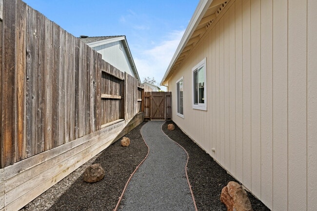 Building Photo - 111 Philip Dr