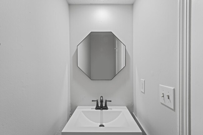 Building Photo - " Renovated 3-Bed, 2.5 Bath in Olathe - Available Now!"  1st month's rent is FREE!*