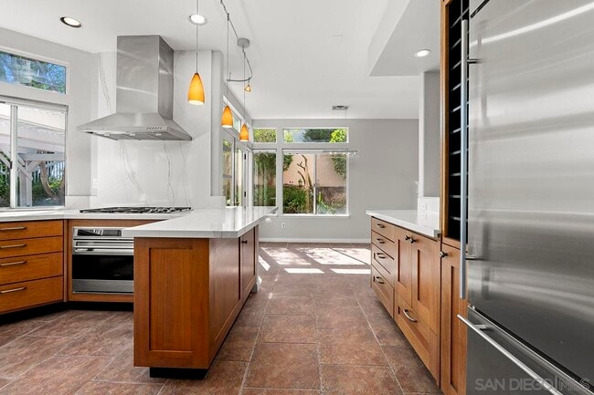 Building Photo - 4485 Sunset Bluffs Way