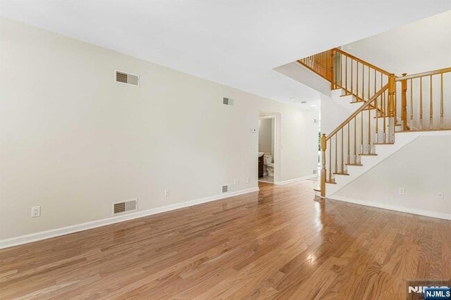 Building Photo - 6-04 Cross Meadows