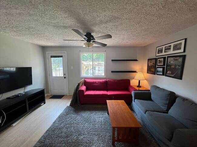 Primary Photo - 106 Long Meadow Ct