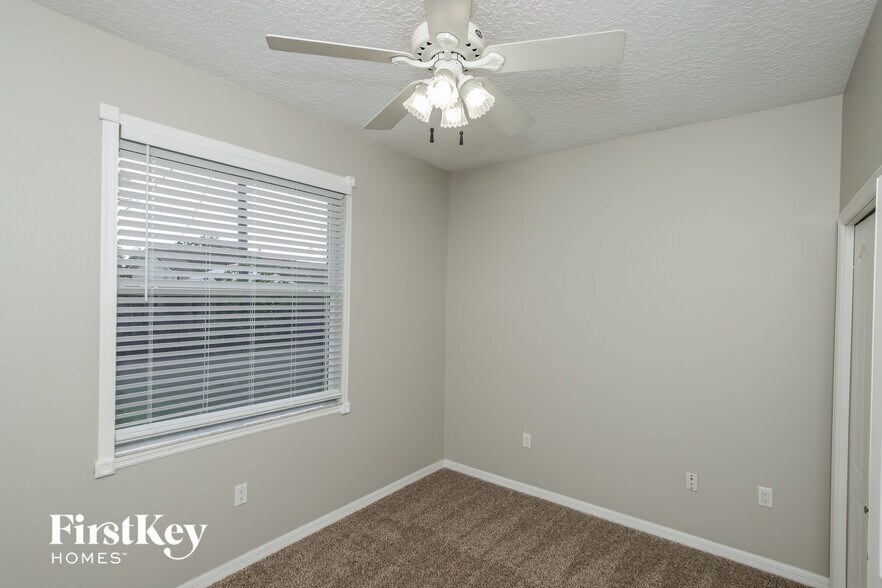 Building Photo - 2134 Pumpkin Pl NE