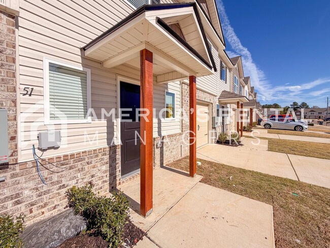 Building Photo - Bright and Spacious Lincoln Townhome for R...