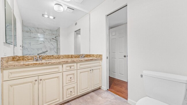 Building Photo - Beautiful Mountain Condo. 3 Bed-2Bath