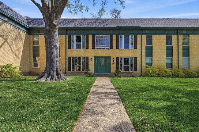 Building Photo - 4816 Amesbury Dr