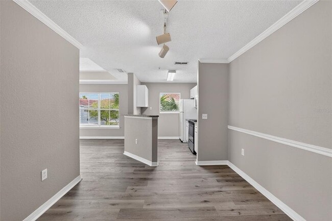 Building Photo - 18001 Richmond Pl Dr