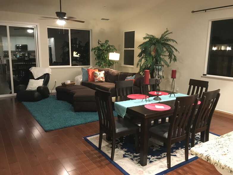 Building Photo - 3213 Showcase Way