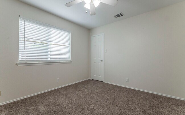 Building Photo - 14912 Big Falls Dr