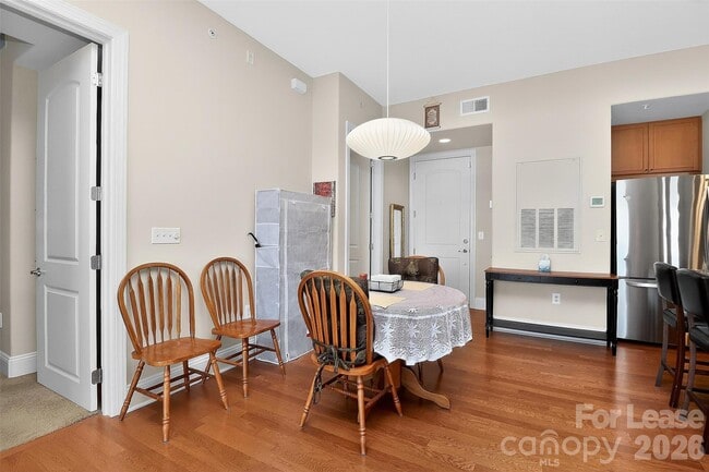 Building Photo - 4620 Piedmont Row Dr