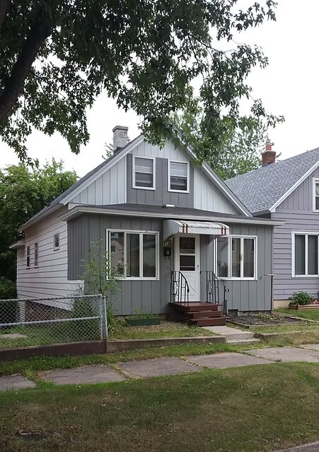Building Photo - 413 1st St SW