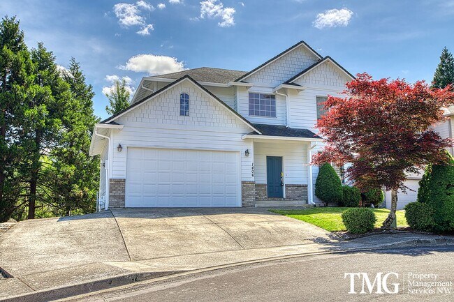 Building Photo - Large 4 Bed 2.5 Bath Home in Lakeshore!