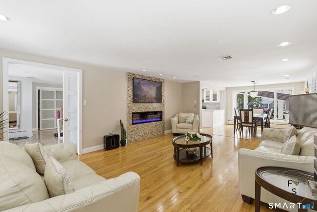 Building Photo - 508 Highland St