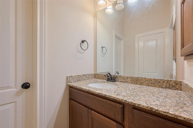 Building Photo - 27906 Colonial Point Dr