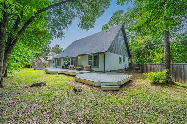 Building Photo - 1115 Douglas Dr