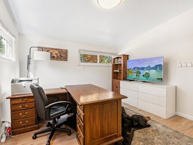 Building Photo - 2924 Santa Rosa Dr