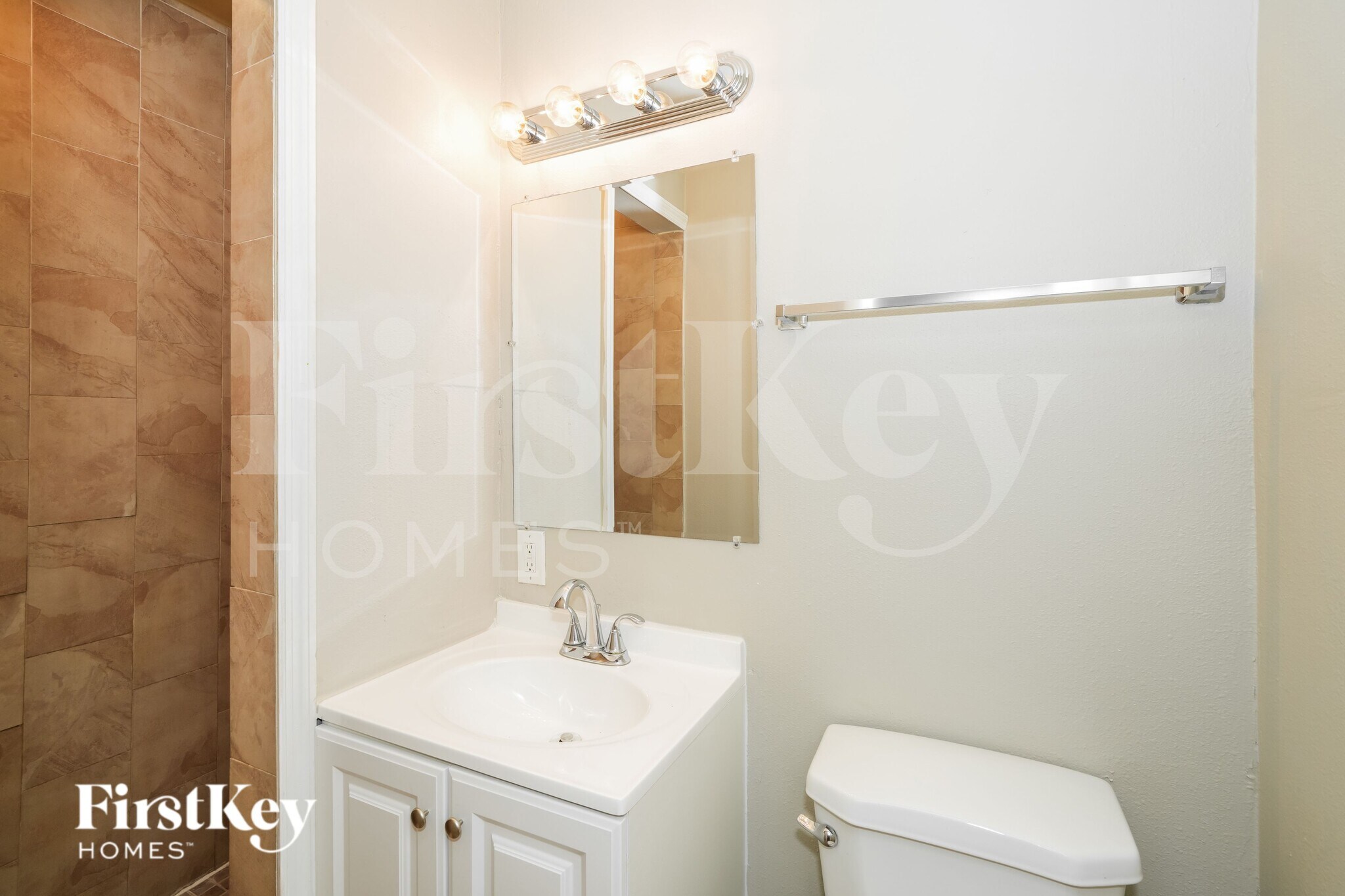 Building Photo - 8020 N Ola Ave