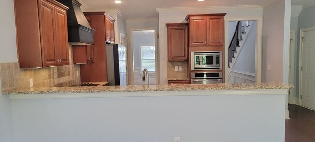 Building Photo - Stunning 4-Bedroom, 3.5-bath Home in the P...