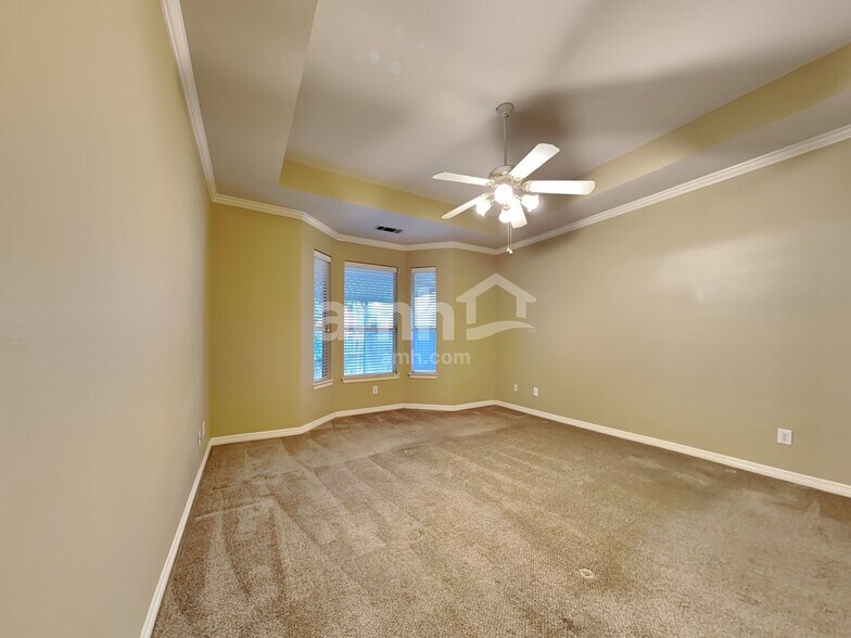 Building Photo - 310 Victory Ln