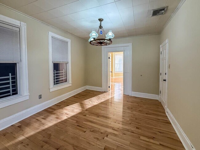 Building Photo - 90 Carlton Ave