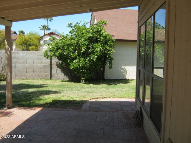 Building Photo - 1524 N Apache Dr