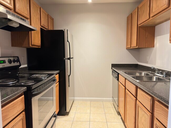 Kitchen - 507 NW 39th Rd