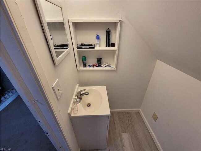 Building Photo - 5905 Hampton Blvd